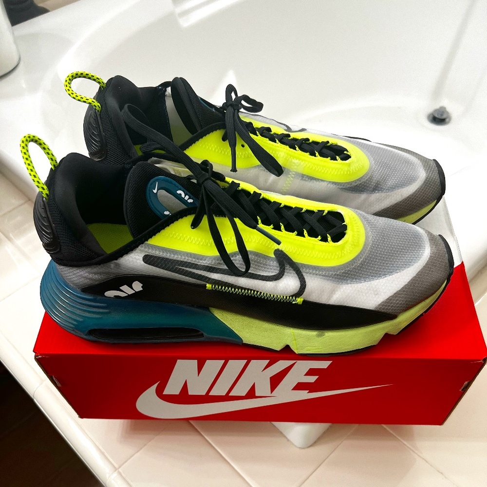 AIR MAX 2090
